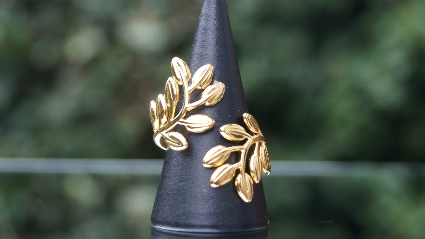 Chunky Geometric Gold Leaf Ring