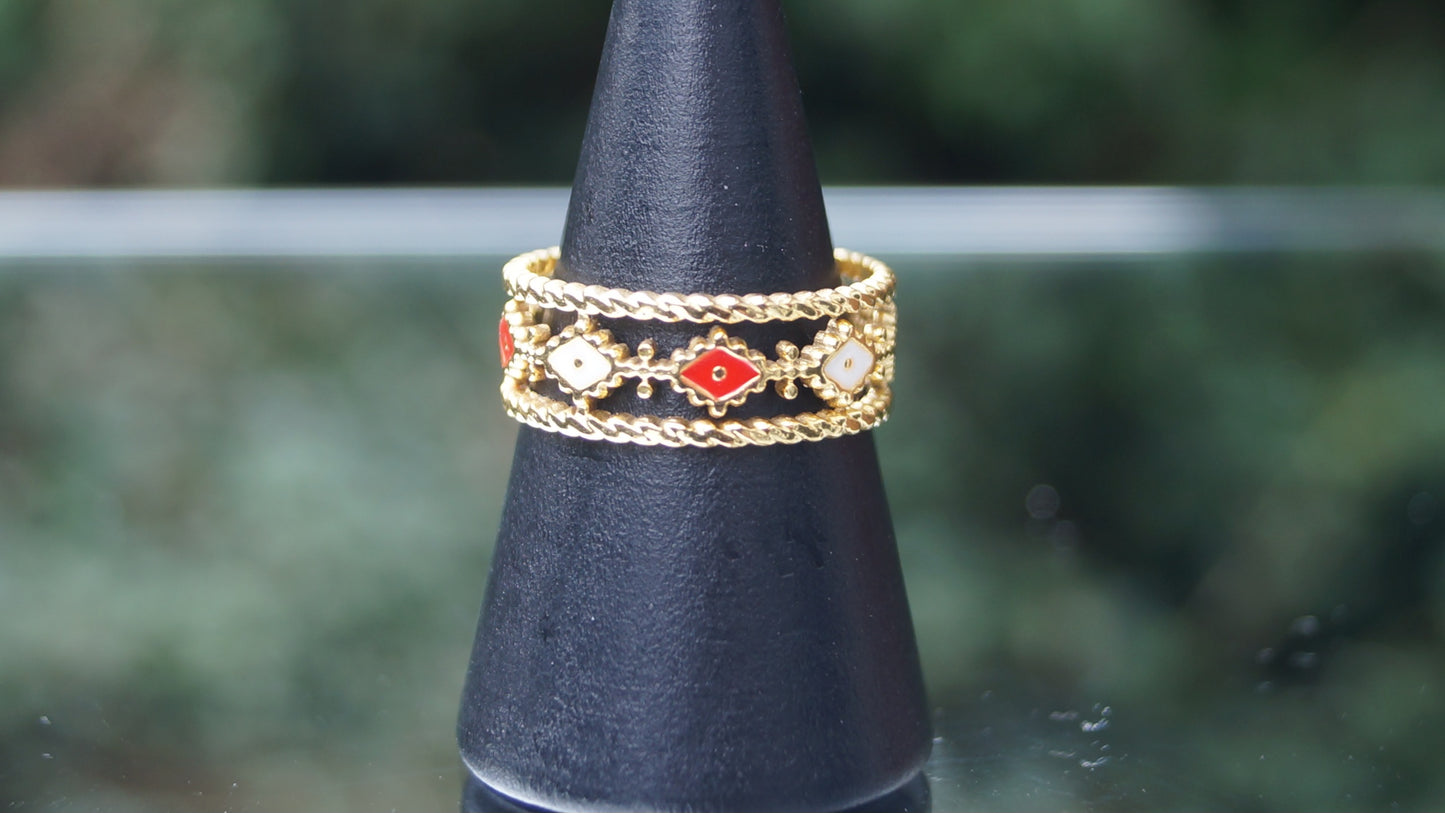 Red & White Diamond Pattern Gold Ring