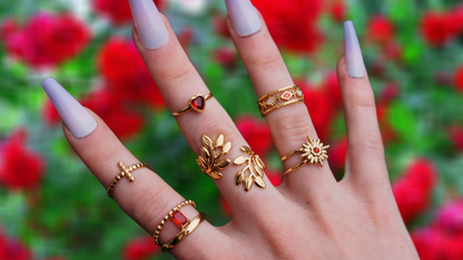 Red & White Diamond Pattern Gold Ring