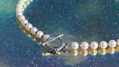 Classic Pearl Necklace