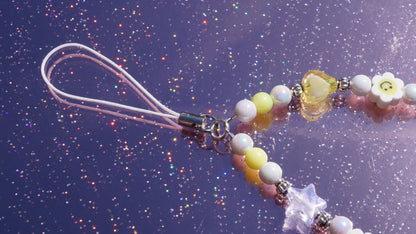 Daisy Phone Charm